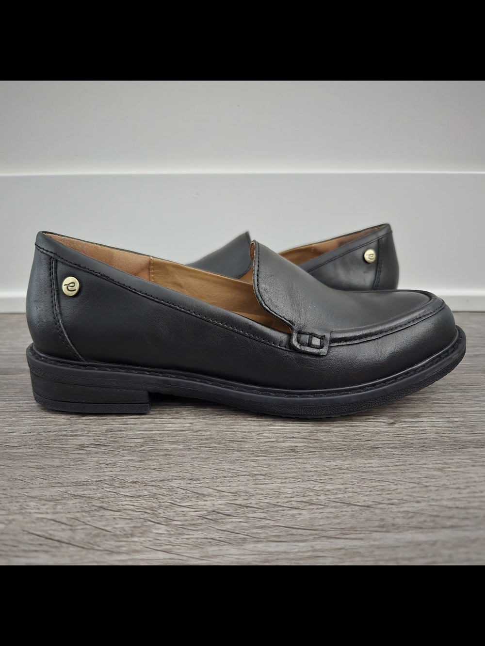 Easy Spirit Women's Black Leather Jaylin eFlex Slip-On Loafers Size 6